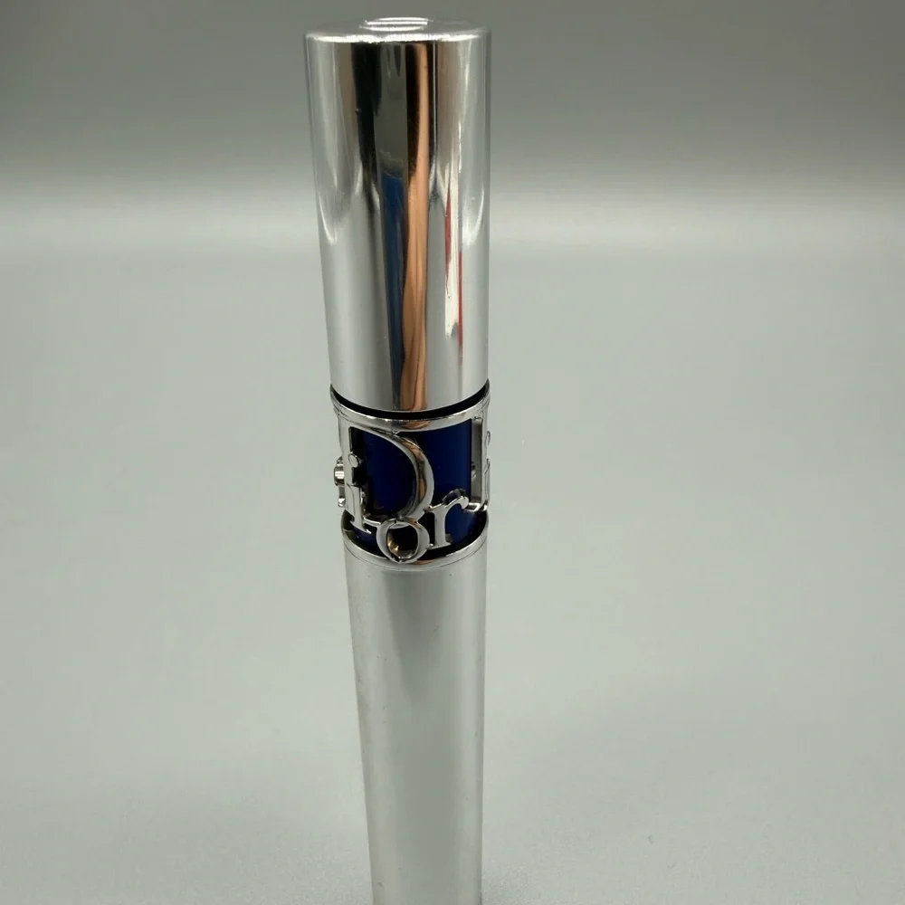 Dior Metallic Silver Mascara
with Blue Accent - Picture 3 of 3